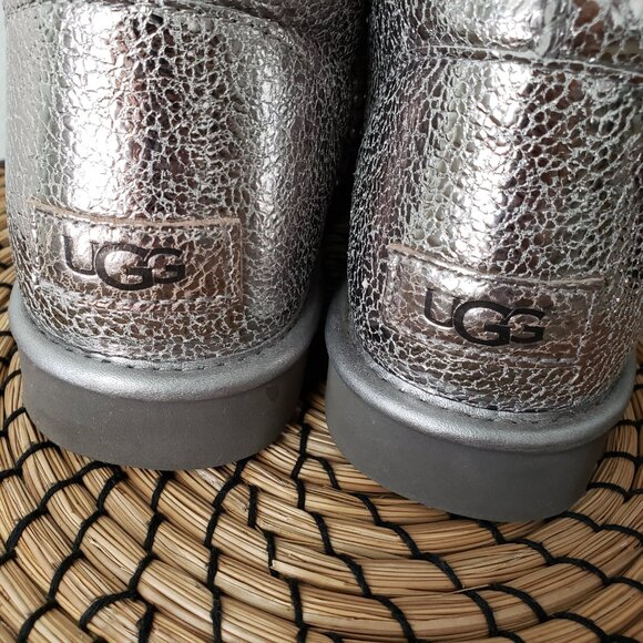 UGG Classic Short Metallic Sparkle Boot Silver Tone Leather size 7 Women's - Picture 6 of 12